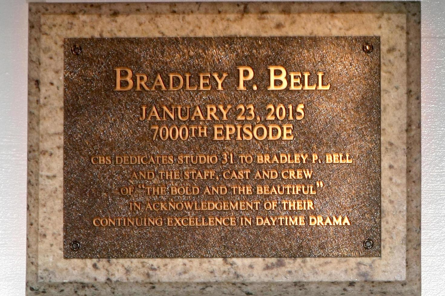 los angeles - jan 14 - Bradley p. klok stadium plaque net zo de stoutmoedig en mooi viert 7000e tonen Bij een cbs televisie stad Aan januari 14, 2015 in los engelen, ca foto