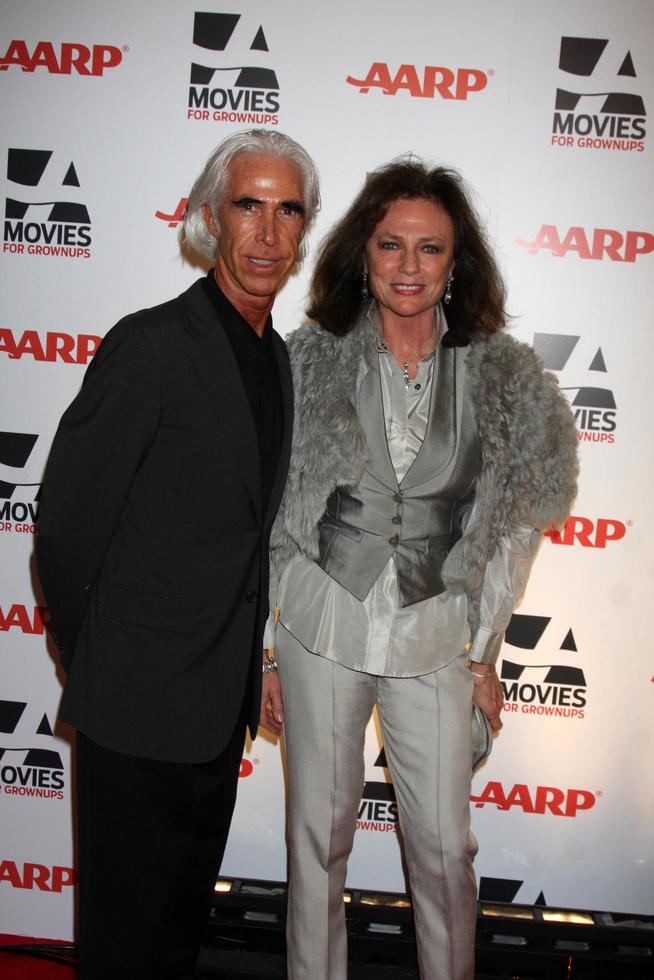 los angeles - feb 7 - jackie bissett arriveert Bij de 2011 aarp films voor volwassenen gala Bij regentes Beverly wilshire hotel Aan februari 7, 2011 in Beverly heuvels, ca foto