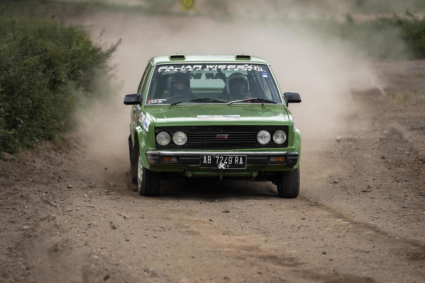 yogakarta, Indonesië - oktober 16, 2022 - racers concurreren in de koning kop sprint rally joggen foto