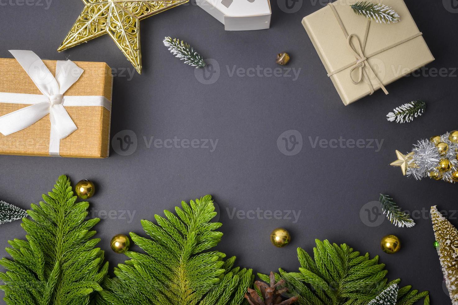 Kerstmis decoraties Aan zwart achtergrond foto