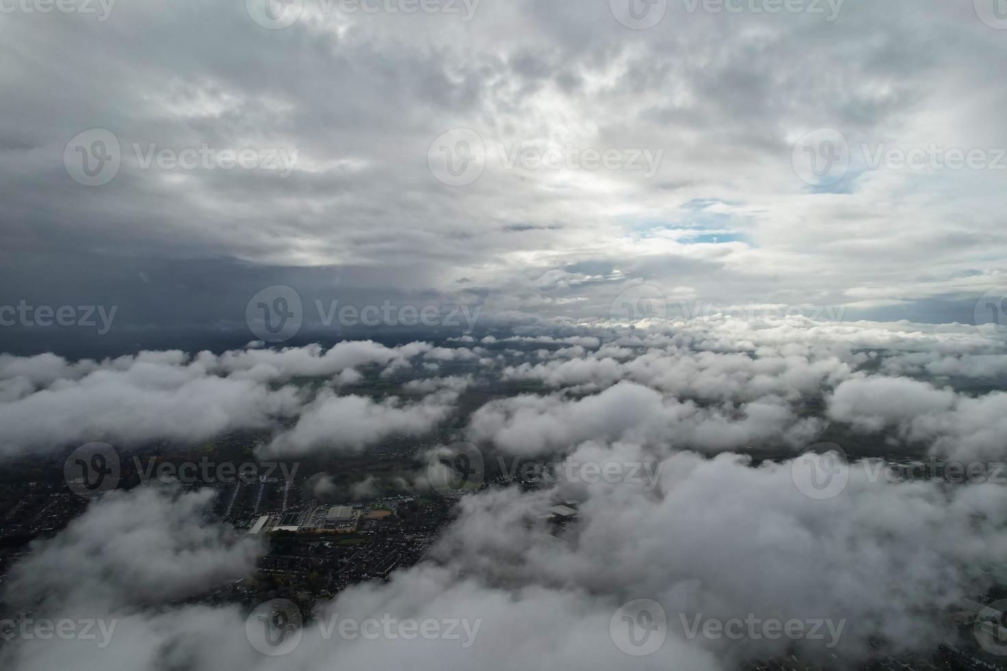 meest mooi wolken en lucht over- de Londen luton stad van Engeland uk foto