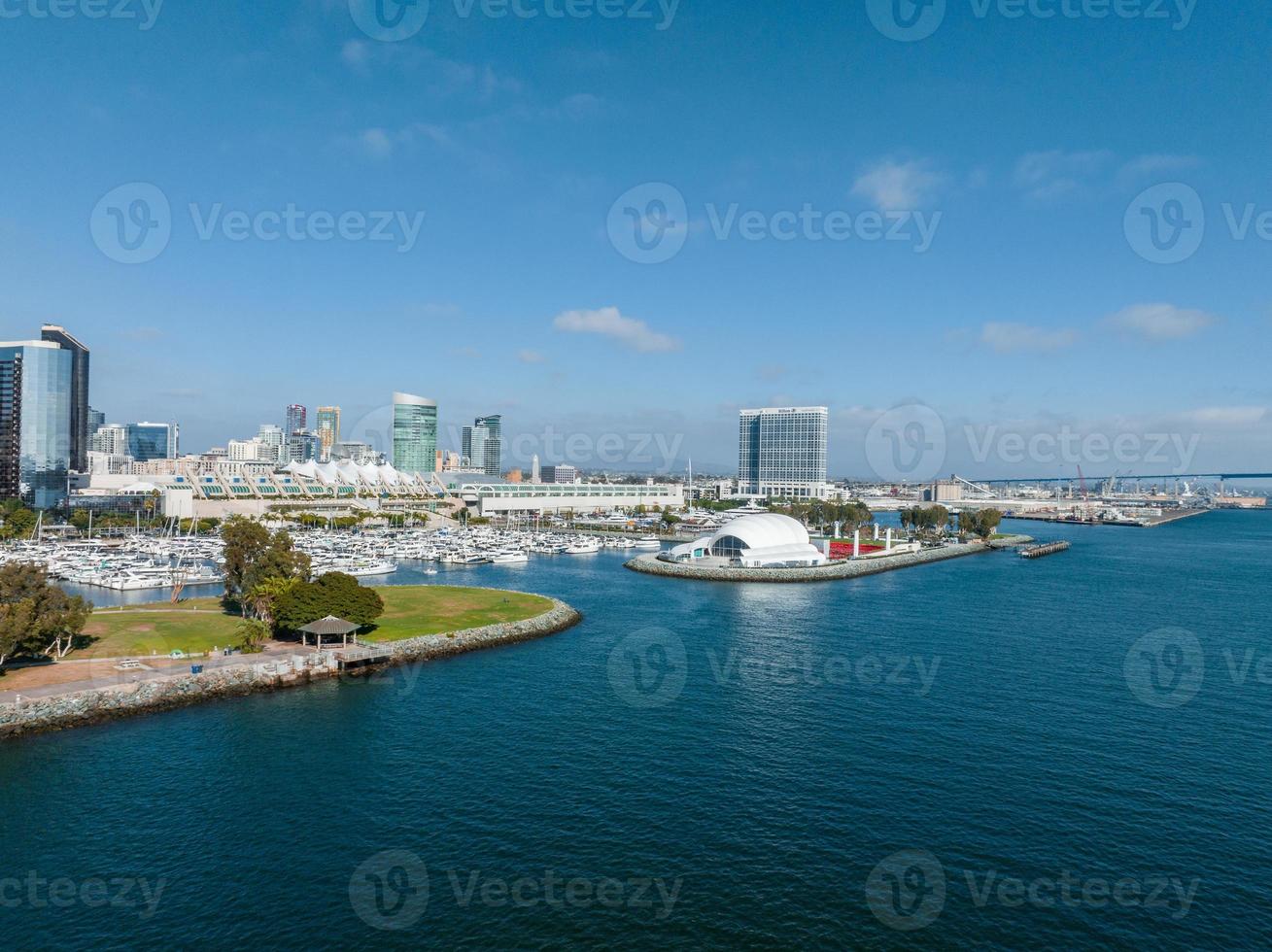 panorama antenne visie van san Diego horizon en waterkant foto