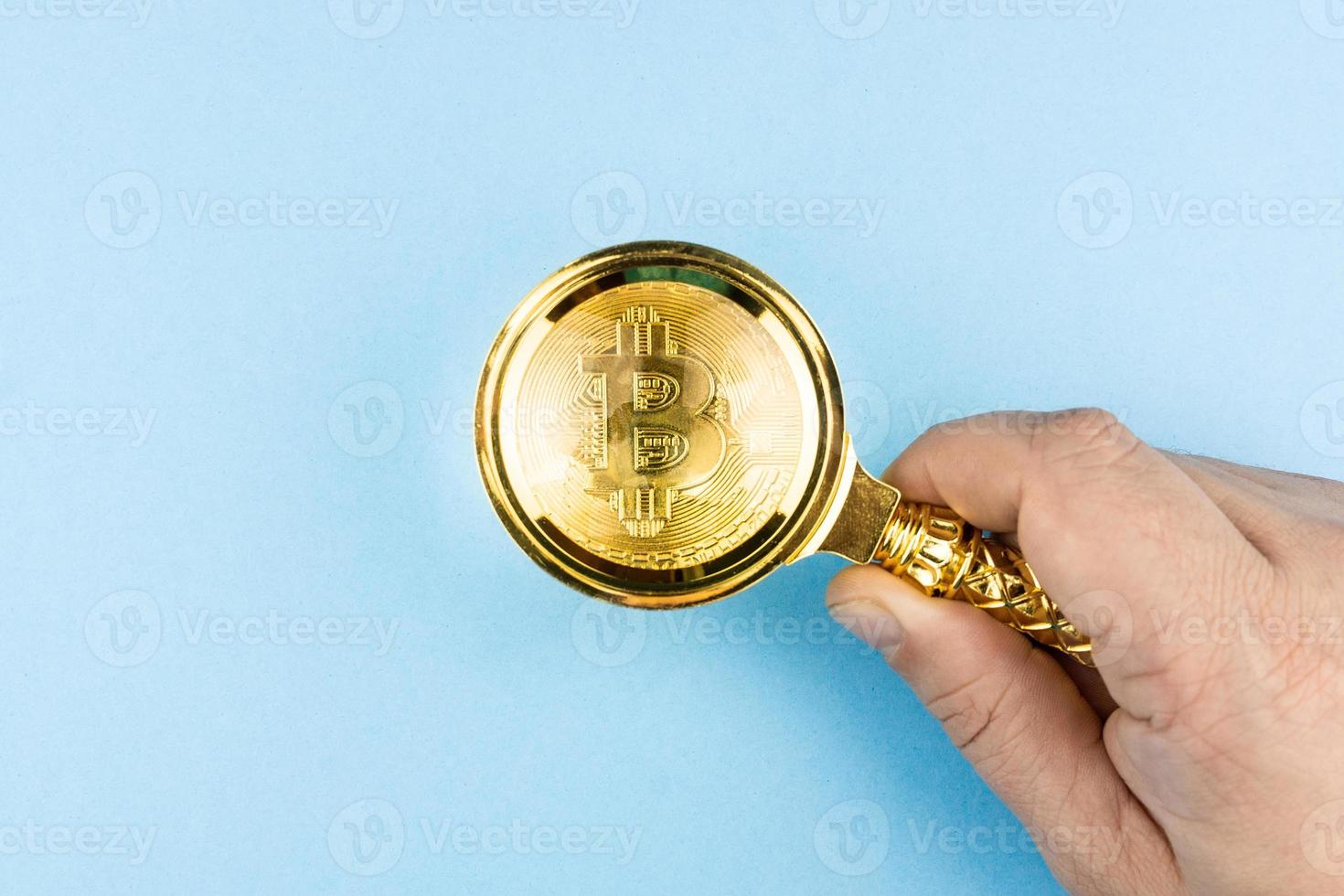 bitcoin onder de vergroten glas foto