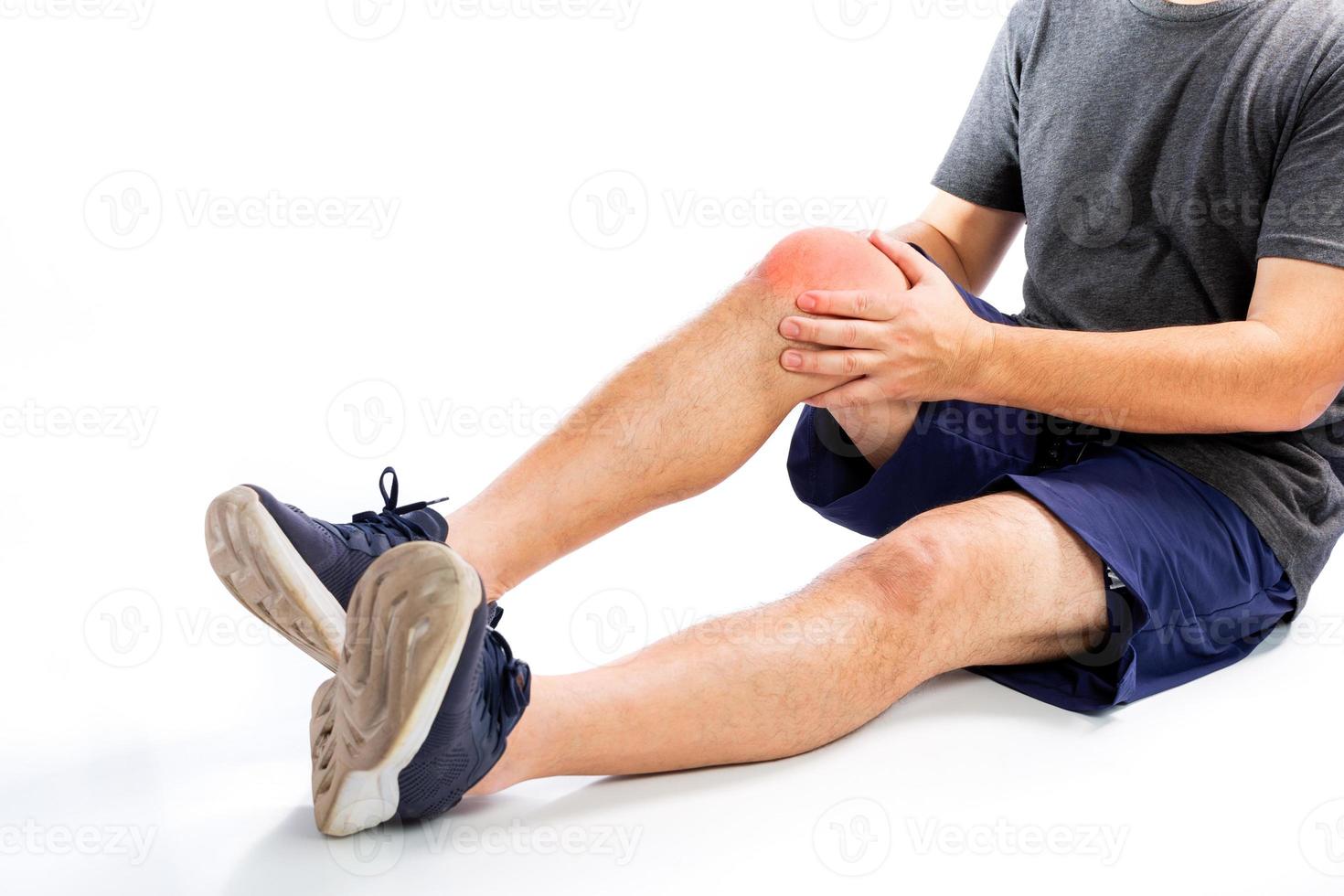 ouderen mannen of Dames of jong mensen hebben knie, enkel, gewricht pijn, artritis, en pees problemen. door inspanning veroorzaakte spier pijn van jicht en urine- zuur geïsoleerd Aan wit achtergrond foto