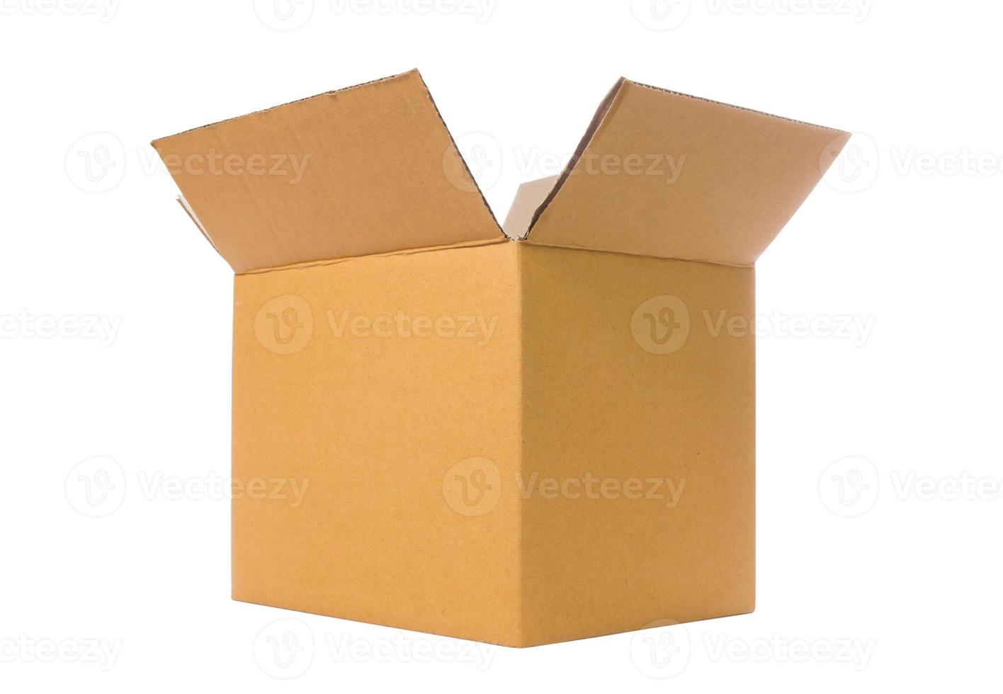 bruin opende verschillende kartonnen doos geïsoleerd op wit. foto