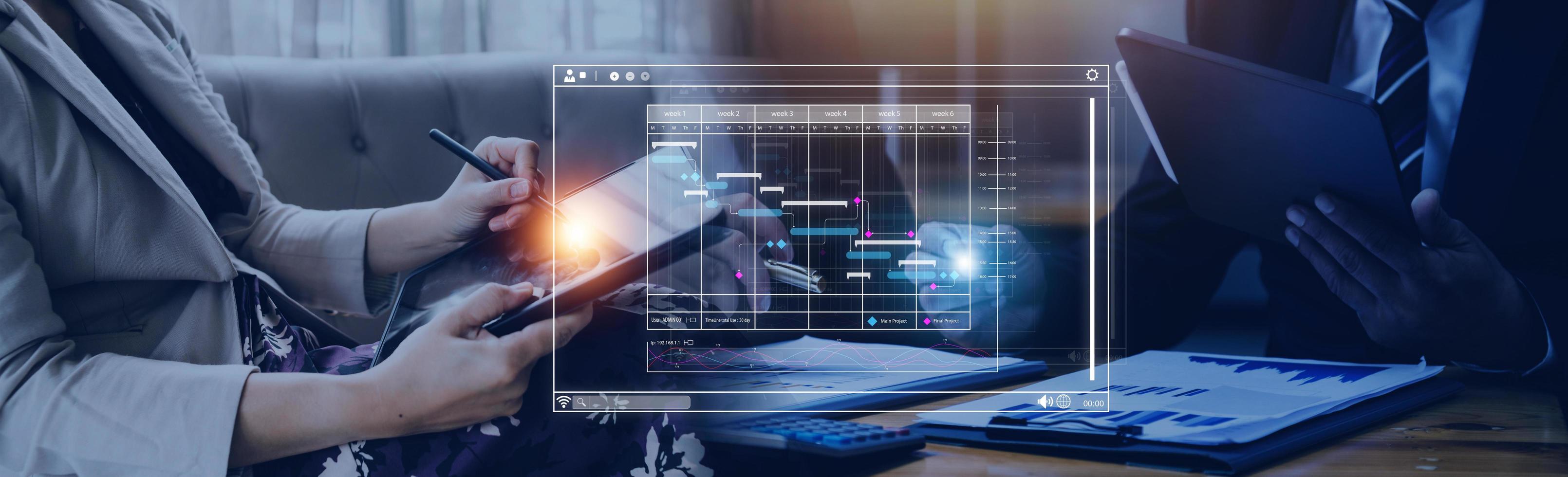 analist werken met computer in bedrijf analytics en gegevens beheer systeem naar maken verslag doen van met kpi en statistieken verbonden naar databank. zakelijke strategie voor financiën, activiteiten, verkoop, afzet foto