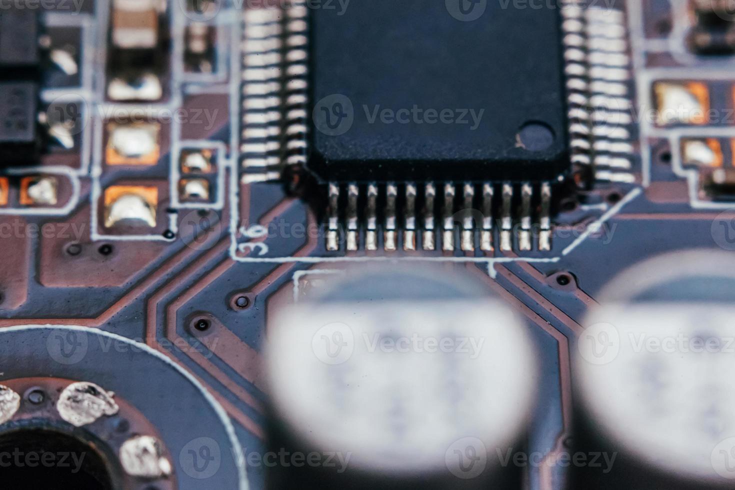 stroomkring bord reparatie. elektronisch hardware modern technologie. moederbord digitaal persoonlijk computer chippen. tech wetenschap achtergrond. geïntegreerde communicatie verwerker. informatie bouwkunde bestanddeel foto