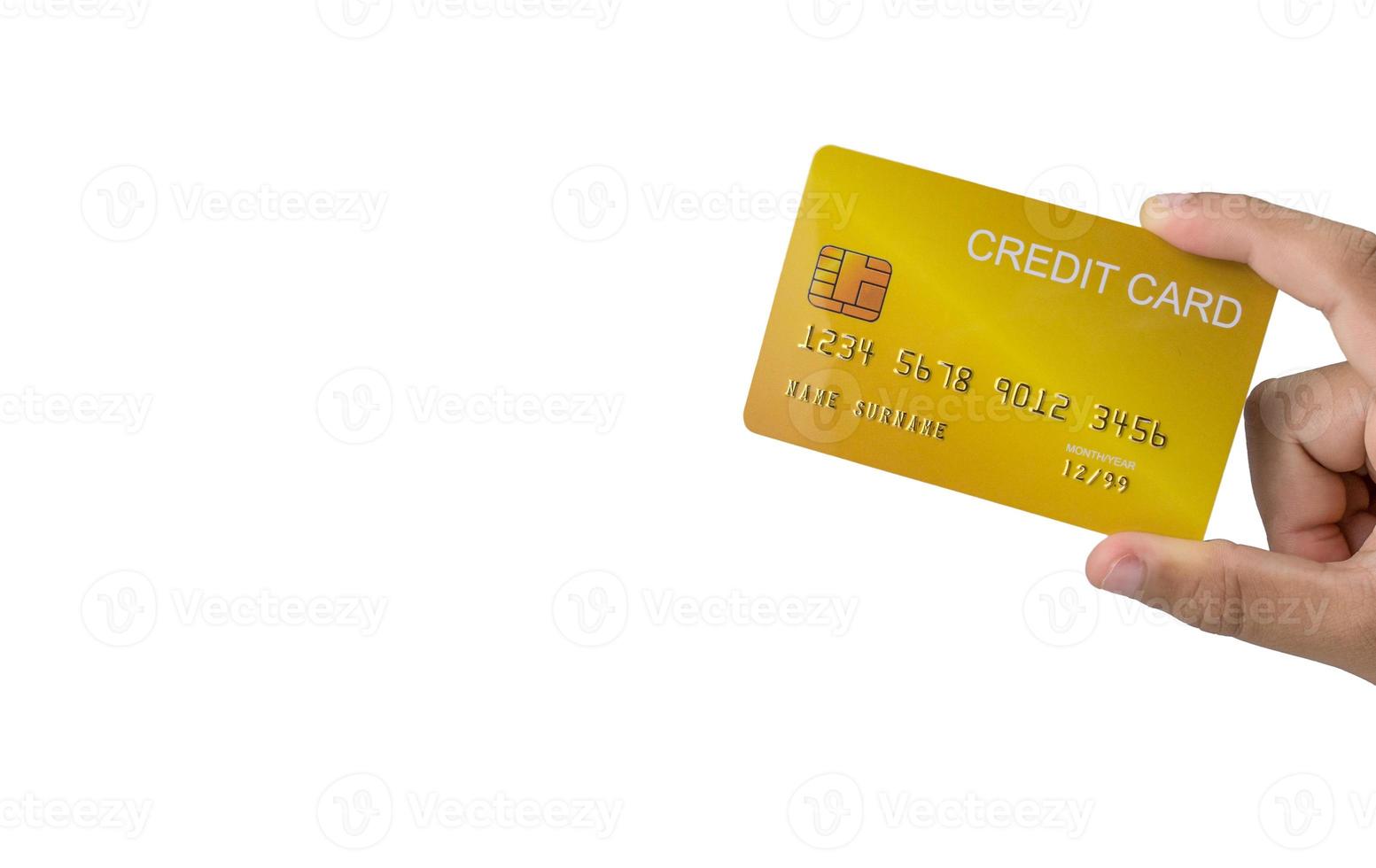 hand- Holding credit kaart geïsoleerd Aan wit achtergrond. boodschappen doen concept. zonder contant geld uitgeven concept. foto