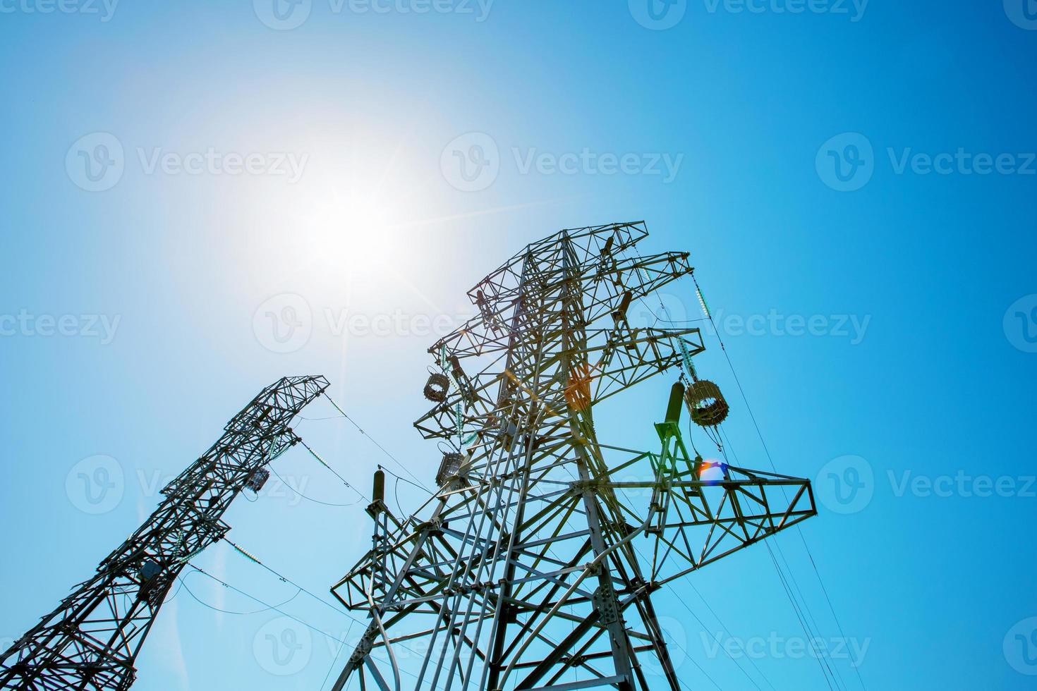 macht toren in de lucht achtergrond, hoog voltage post of hoog voltage toren in de zonlicht foto