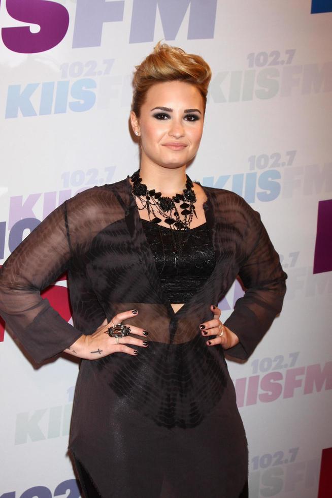 los engelen, mei 11 - demi lovato bijwonen de 2013 wango tango concert geproduceerd door kiis-fm Bij de huis depot centrum Aan mei 11, 2013 in carson, ca foto