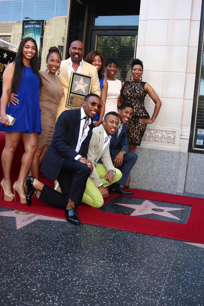 los engelen, mei 13 - steve harve, familie Bij de steve harvey Hollywood wandelen van roem ster ceremonie Bij de w Hollywood hotel Aan mei 13, 2013 in los engelen, ca foto