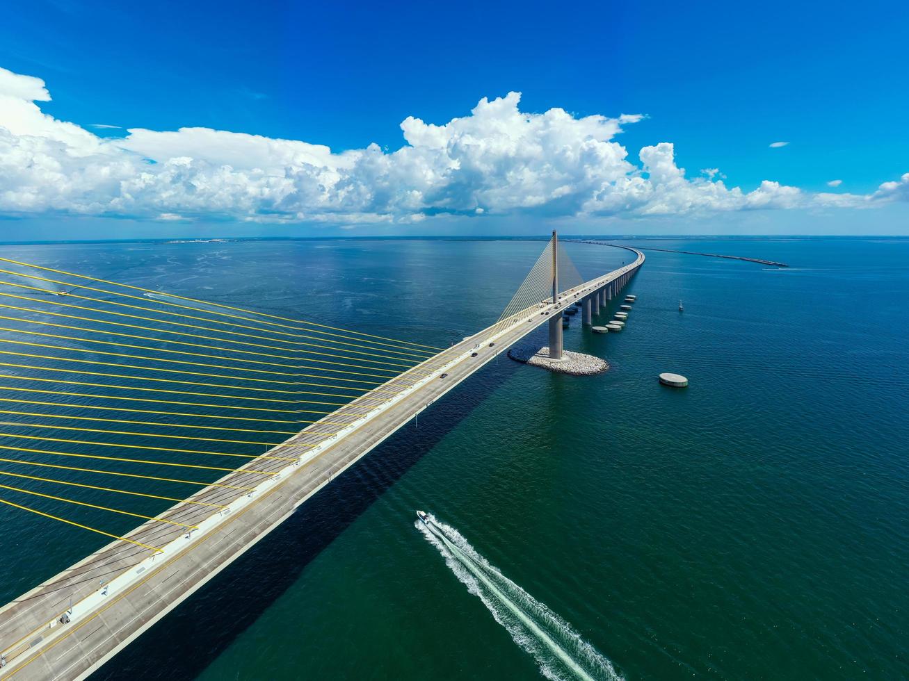 luchtfoto van de brug foto