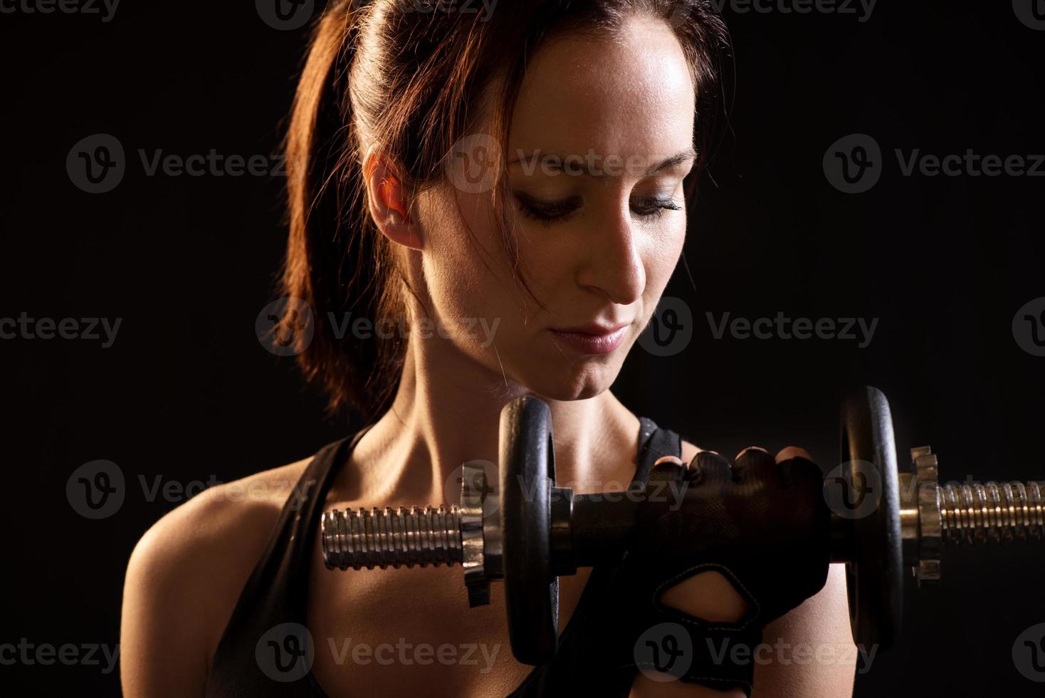 jong vrouw oefenen foto