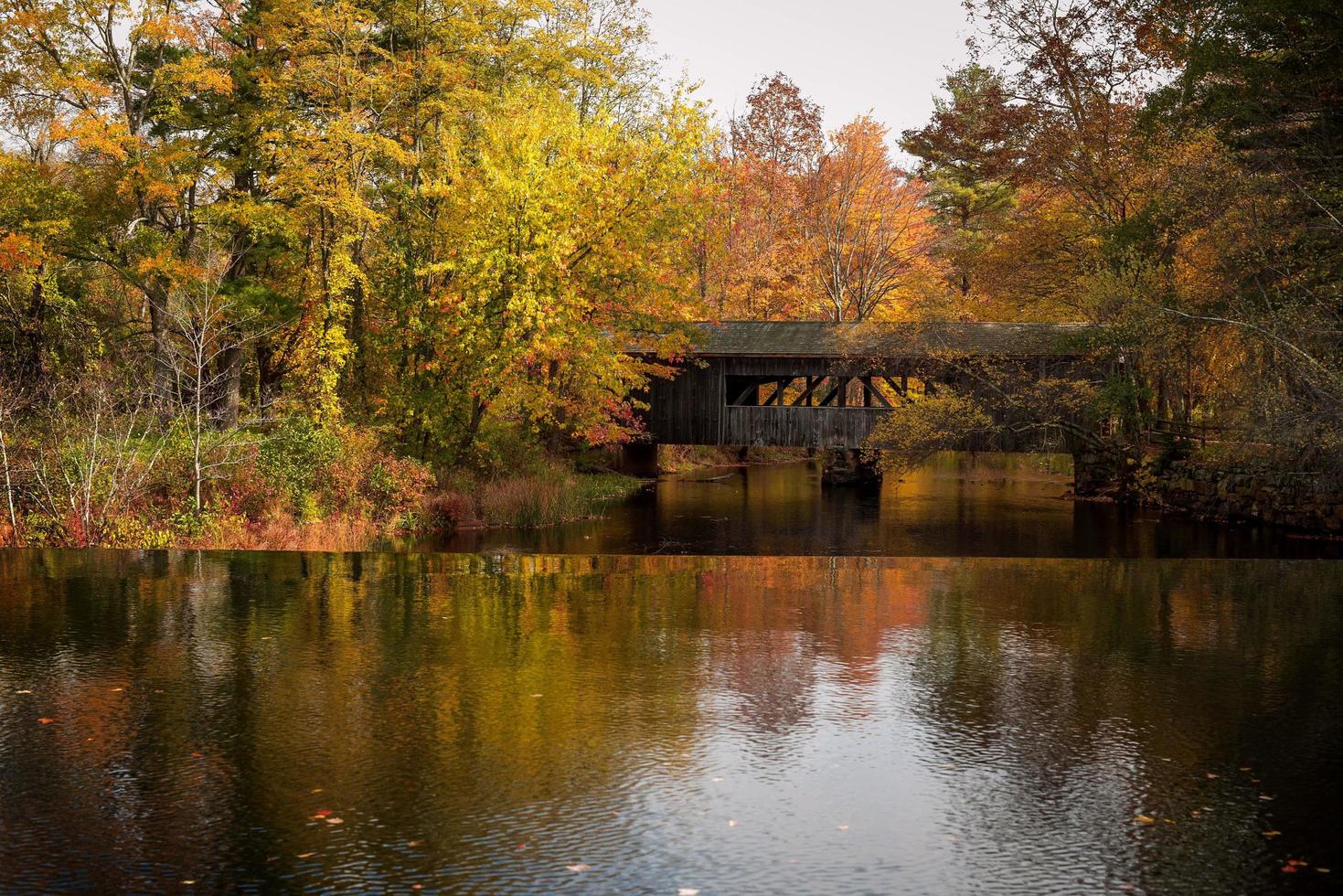 New England overdekte brug foto