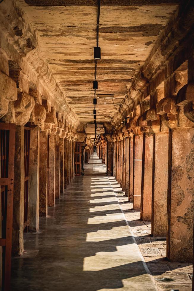 tanjore groot tempel of brihadeshwara tempel was gebouwd door koning raja raja cholan in danjavur, tamil nadu. het is de heel oudste en hoogste tempel in Indië. deze tempel vermeld in unesco erfgoed plaats foto