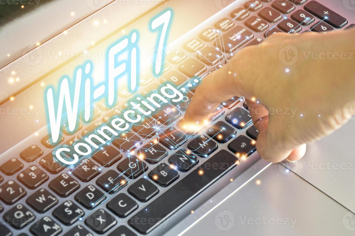 concept Mens gebruik makend van Wifi technologie 7 verbonden naar de internet wereld met nieuw technologie foto