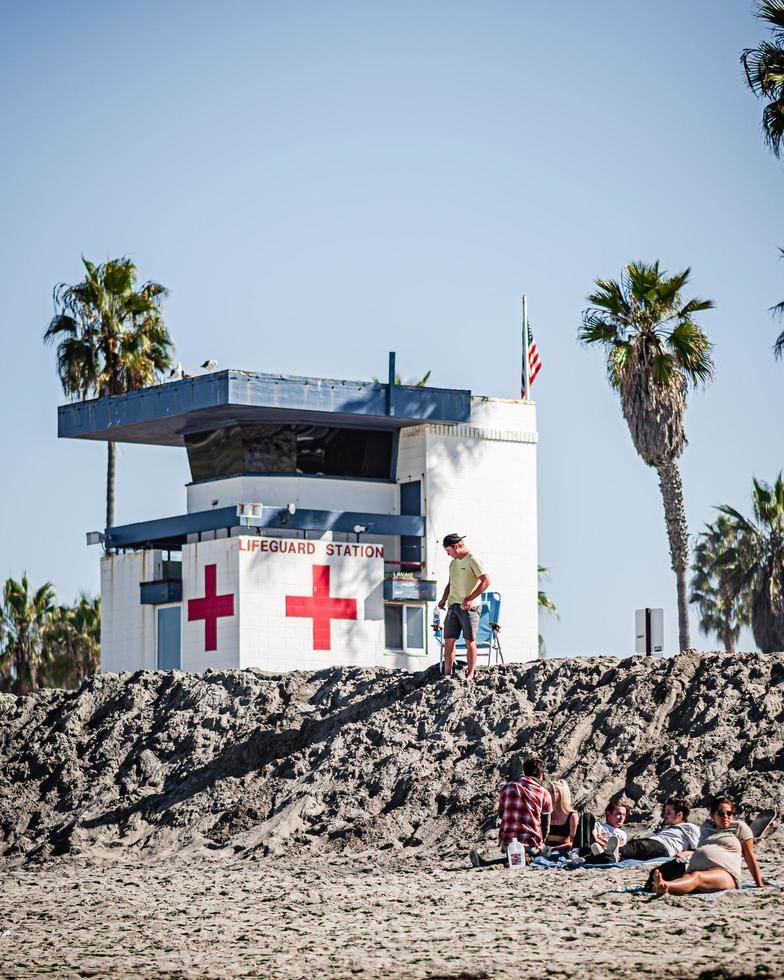 niet-geïdentificeerde mensen op het strand van San Diego, Verenigde Staten foto