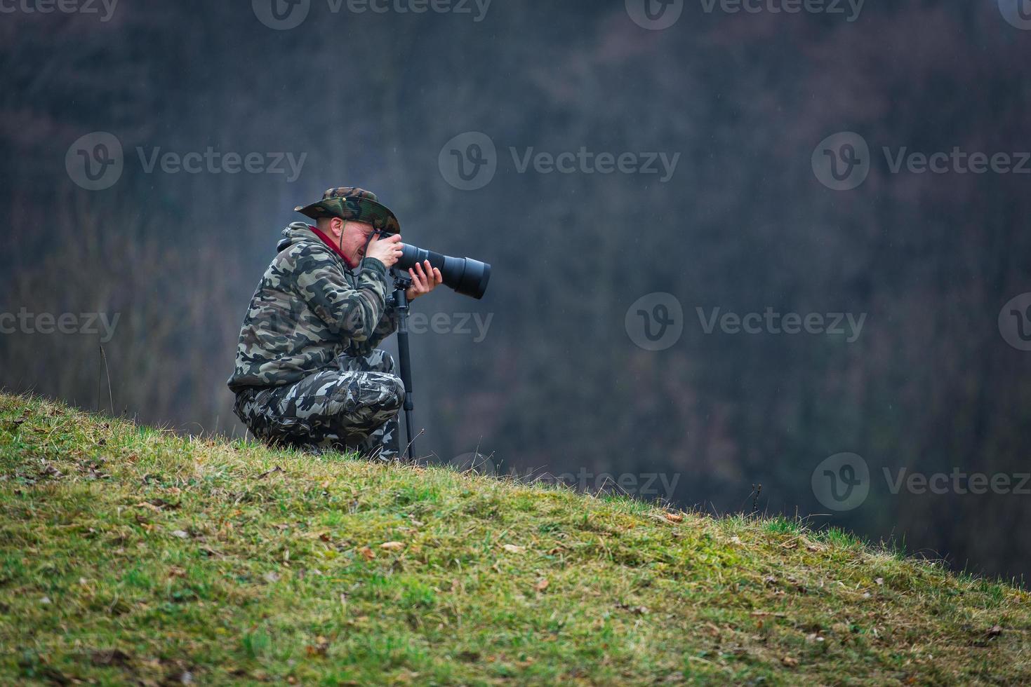 foto jacht- gecamoufleerd in de weide