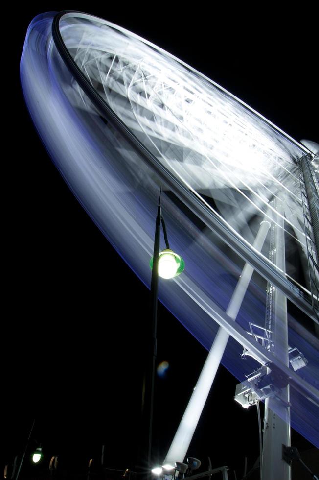 time-lapse van een reuzenrad foto