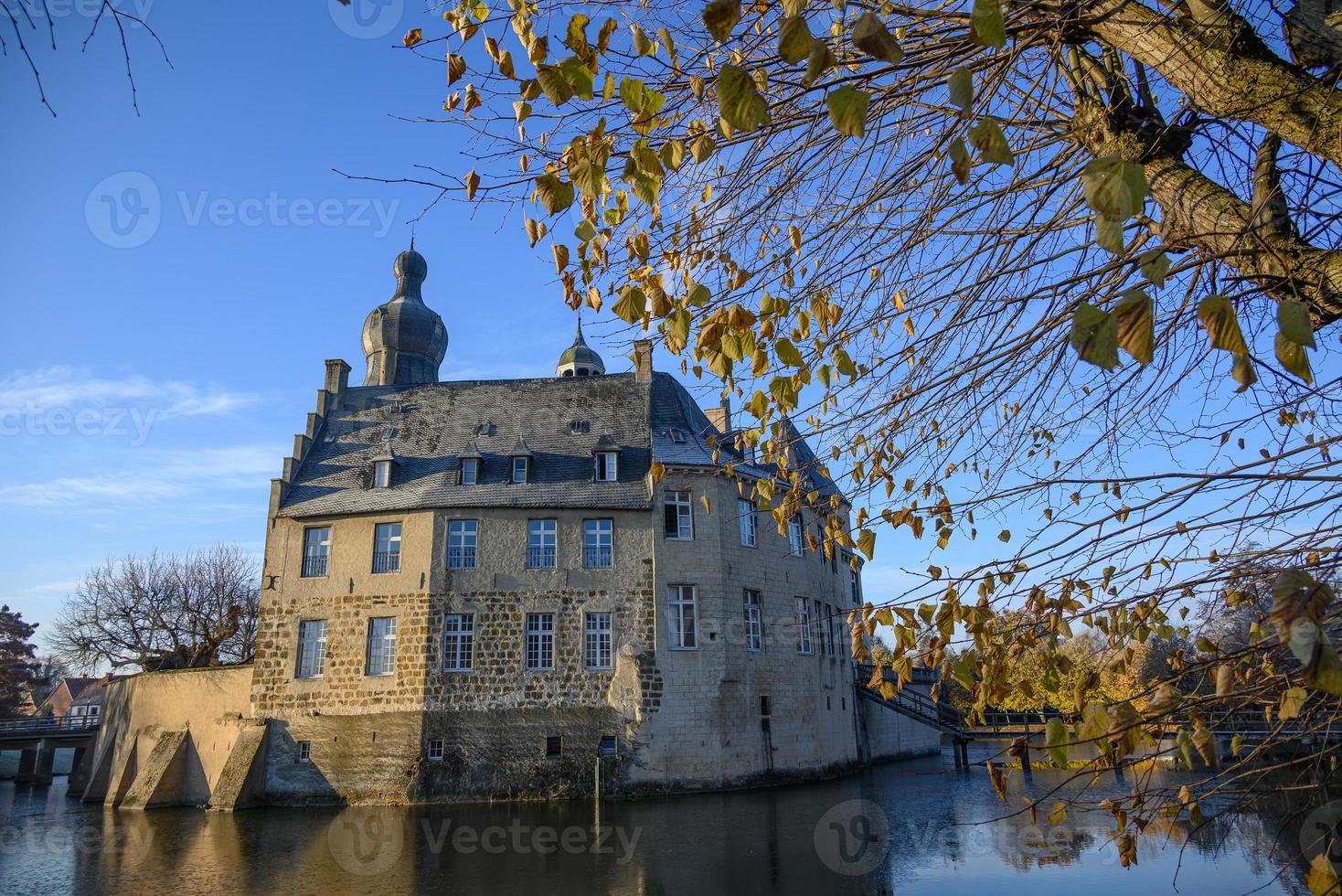 herfst Bij een kasteel in Westfalen foto