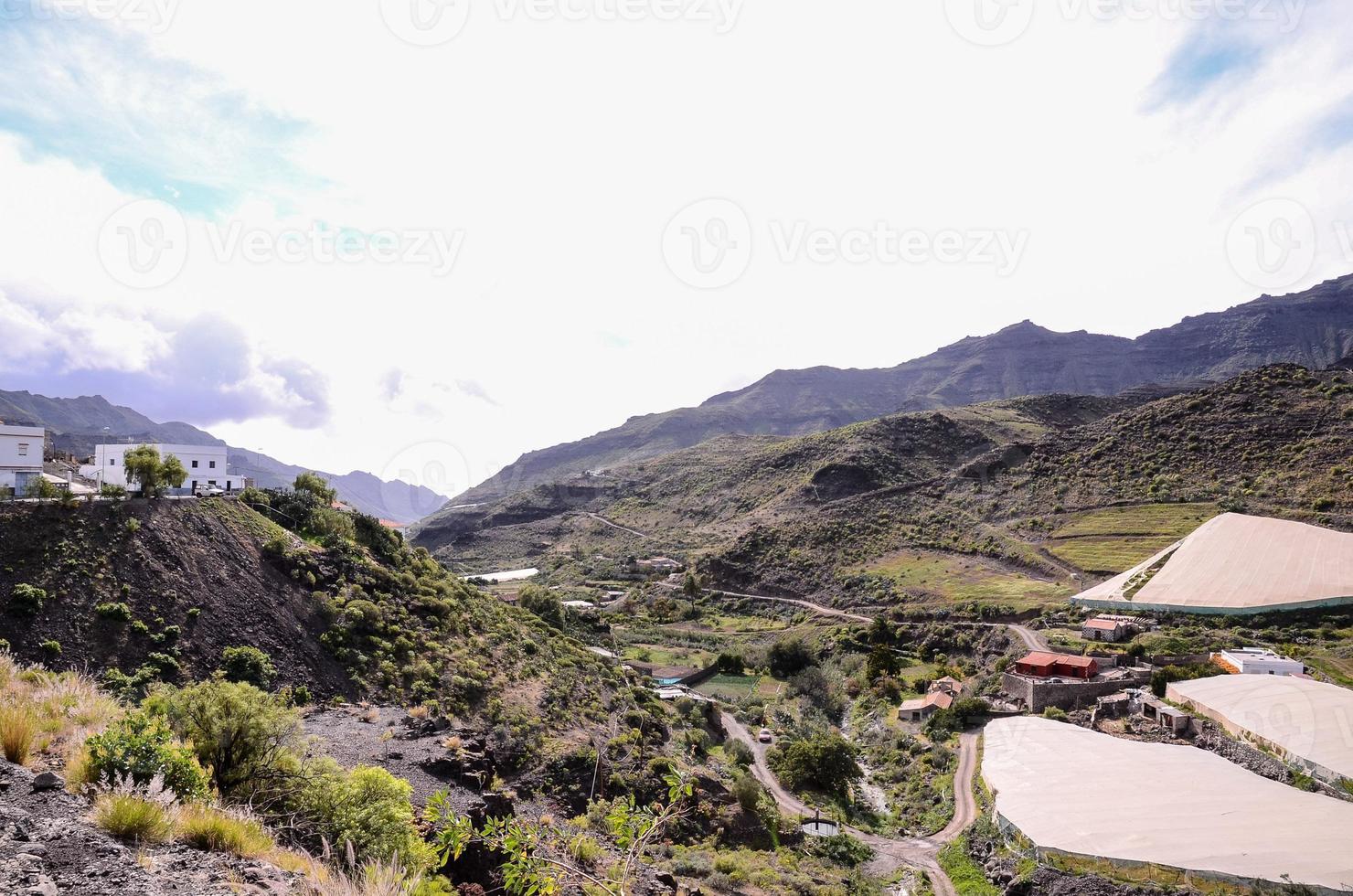 rotsachtig landschap Aan de kanarie eilanden foto