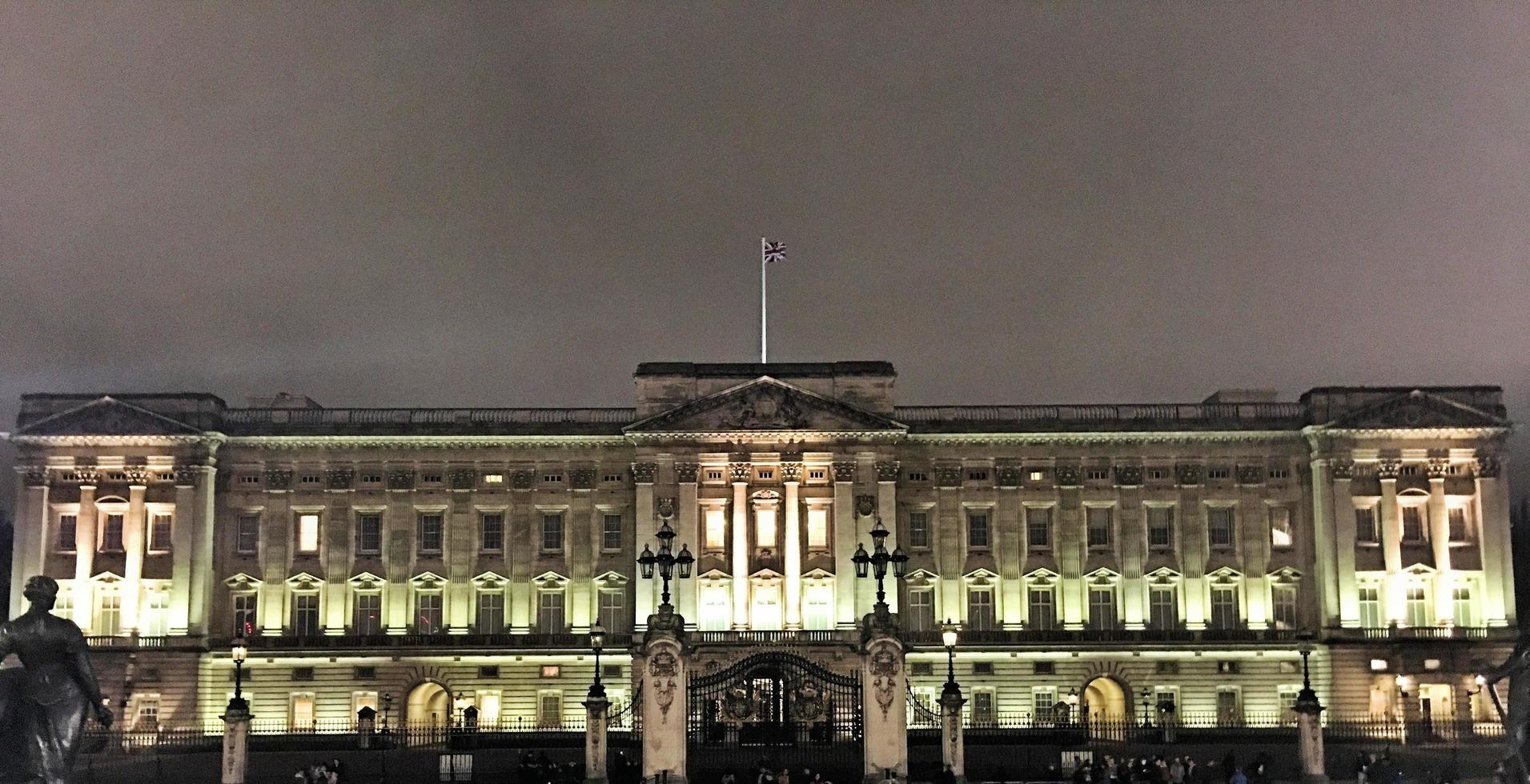 Londen in de uk in 2022. een visie van Buckingham paleis foto