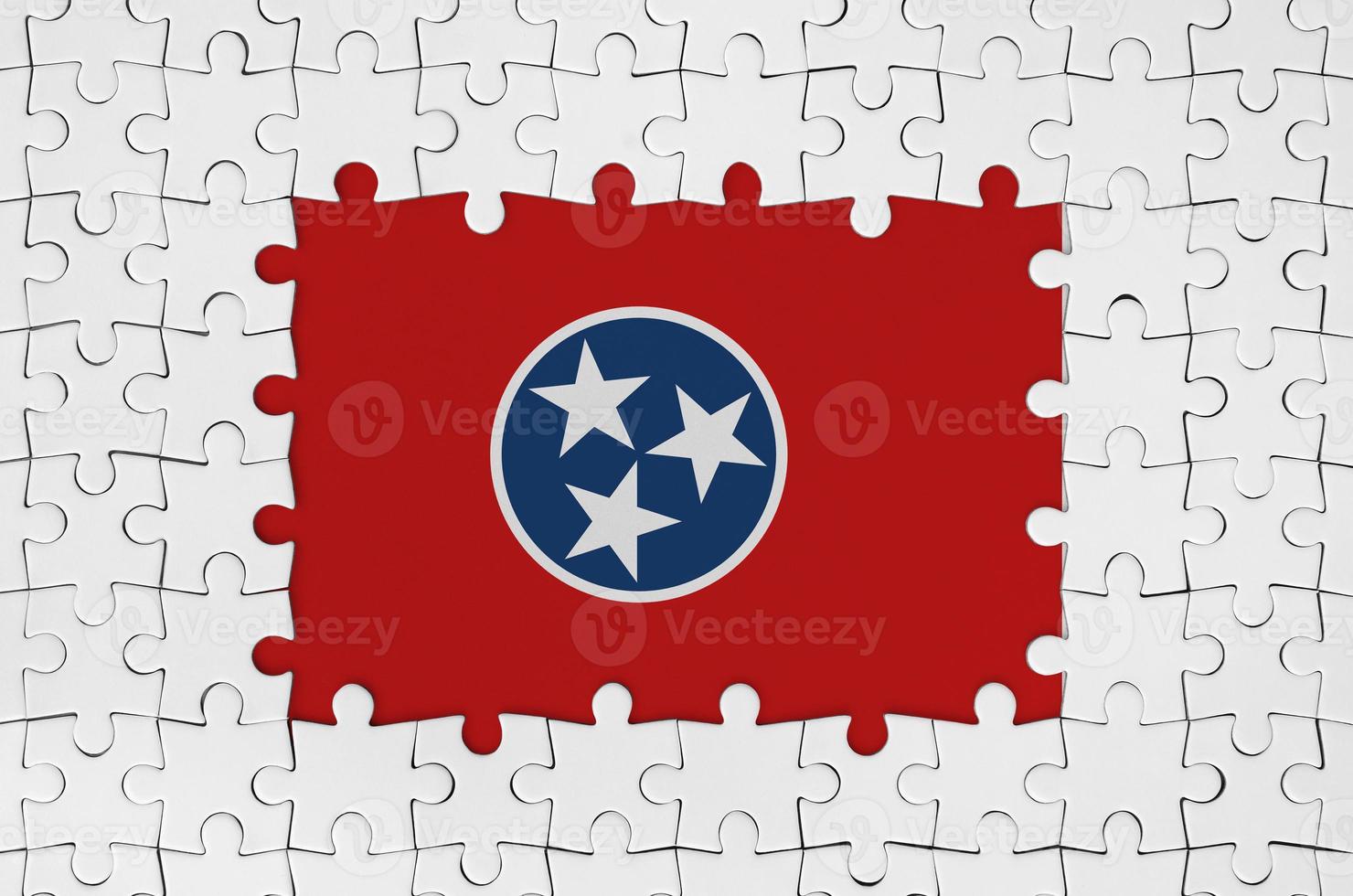 Tennessee ons staat vlag in kader van wit puzzel stukken met missend centraal een deel foto