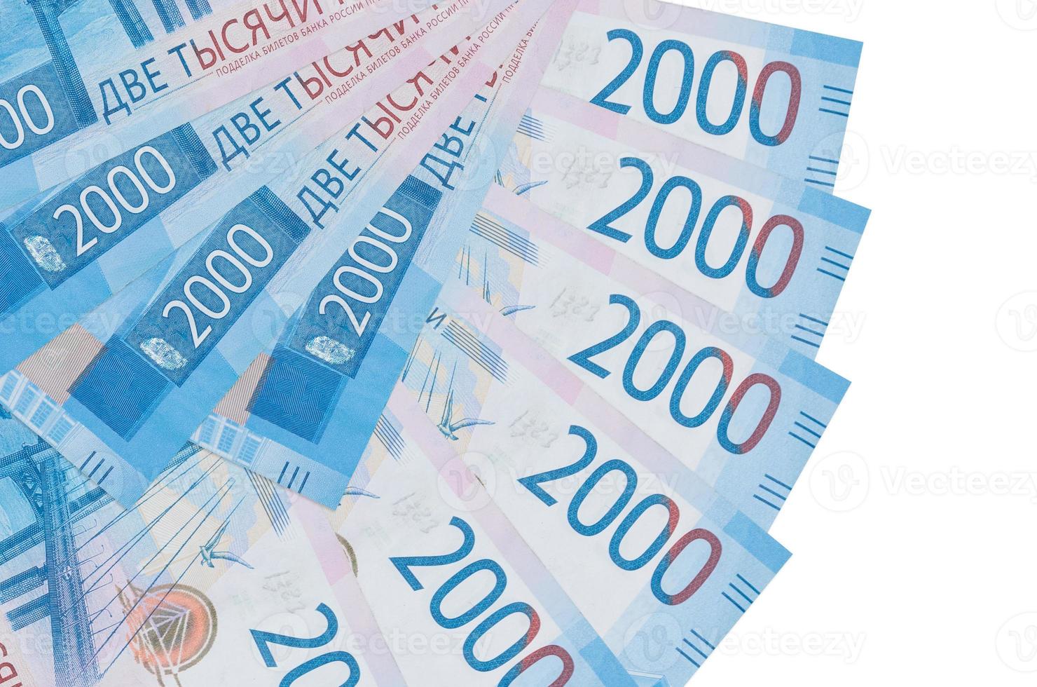 2000 Russisch roebel rekeningen leugens geïsoleerd Aan wit achtergrond met kopiëren ruimte gestapeld in ventilator vorm dichtbij omhoog foto