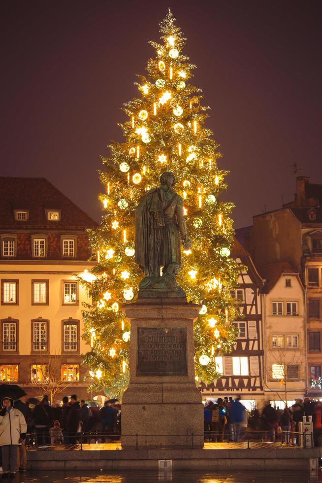 Straatsburg, Frankrijk - december 2017 - Kerstmis decoraties in plaats kleber foto