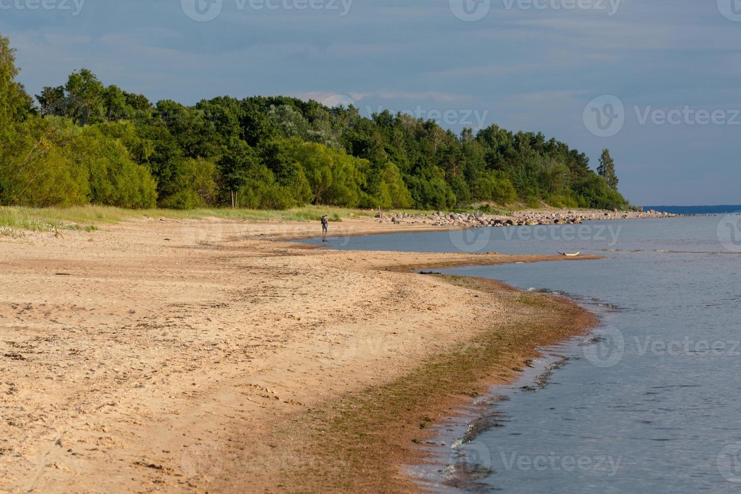 Baltisch zee kust Bij zonsondergang foto