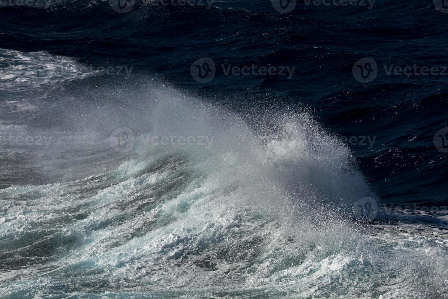 golven in de middellandse Zee zee foto