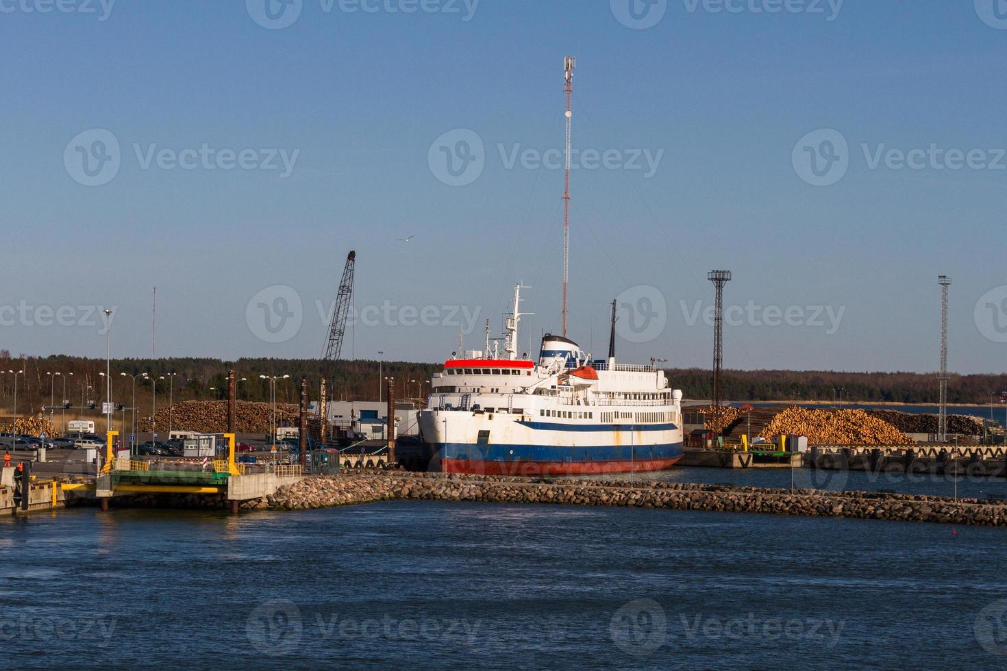 voorjaar landschappen Aan de eiland van hiiumaa foto