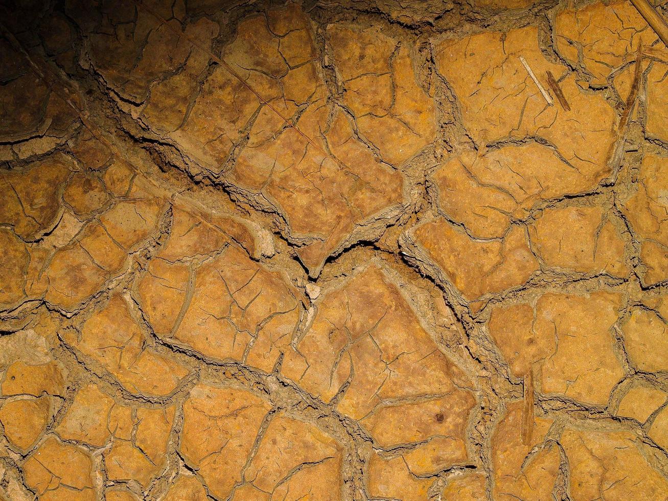 gebarsten droge grond achtergrond foto