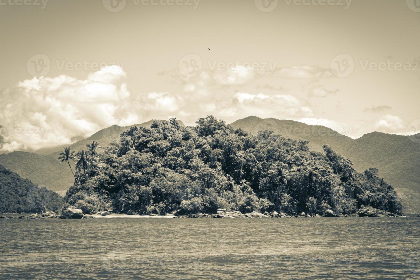 het grote tropische eiland ilha grande, angra dos reis brazilië. foto