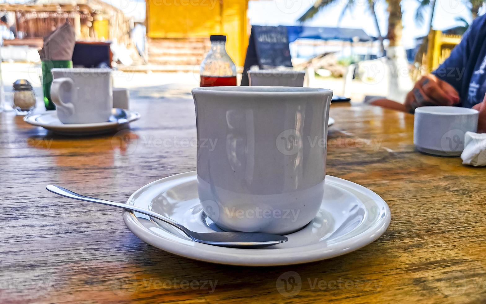 kop van americano zwart koffie Aan holbox eiland Mexico. foto