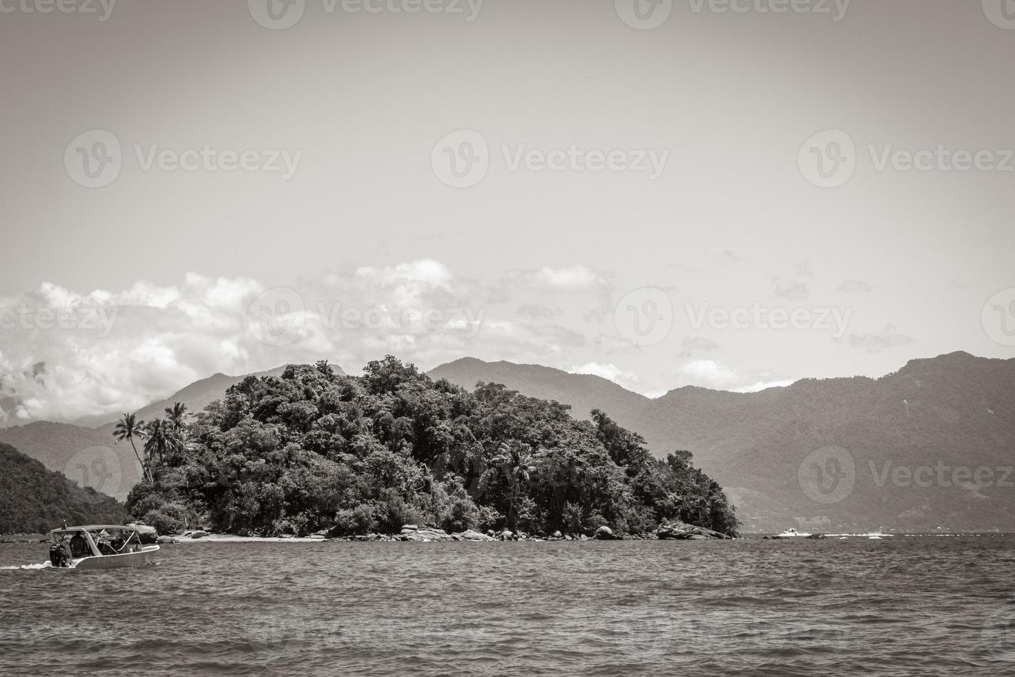 het grote tropische eiland ilha grande, angra dos reis brazilië. foto
