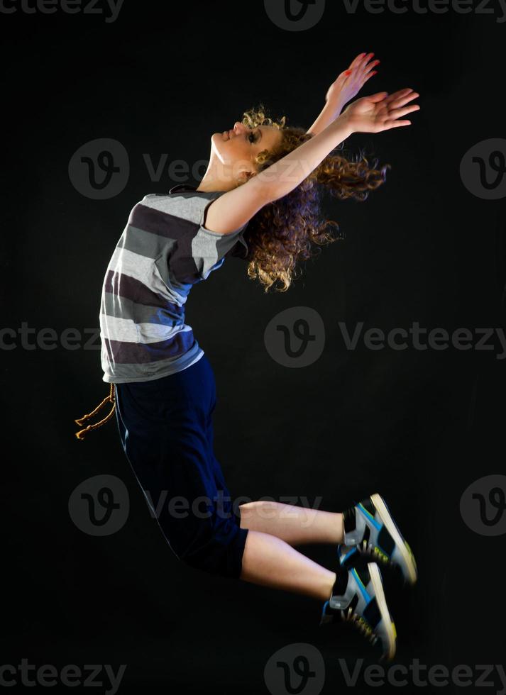 jonge vrouw dansen foto