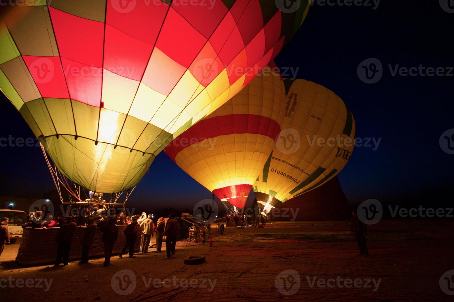 heet lucht ballonnen in Egypte foto