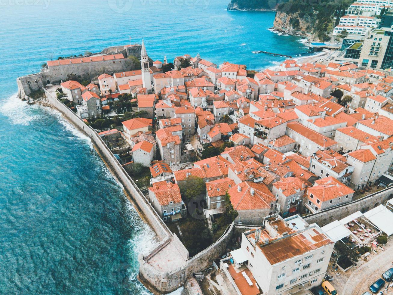 dar keer bekeken van budva's oud stad- in Montenegro foto