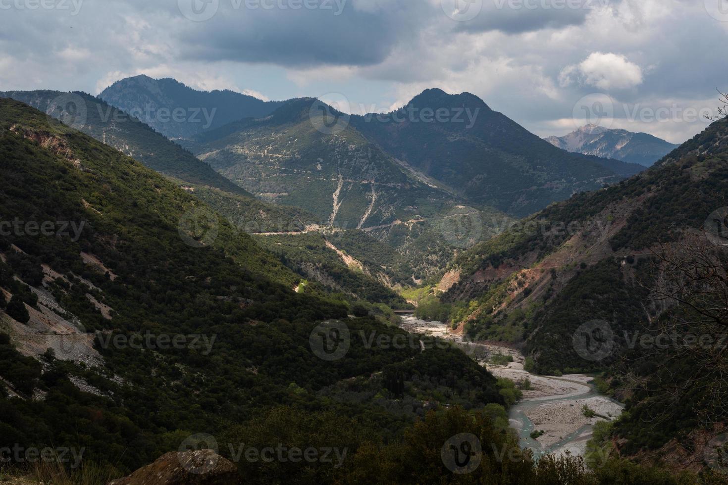 voorjaar landschappen van de bergen van Griekenland foto