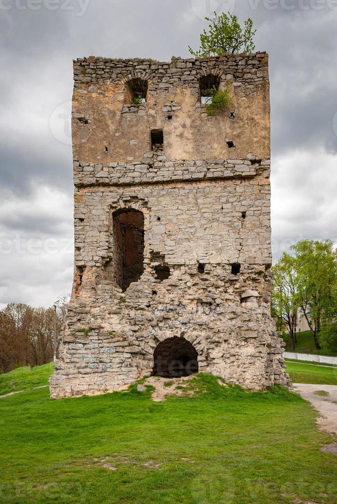 geruïneerd skala-podilsky kasteel, ternopil regio. Oekraïne foto