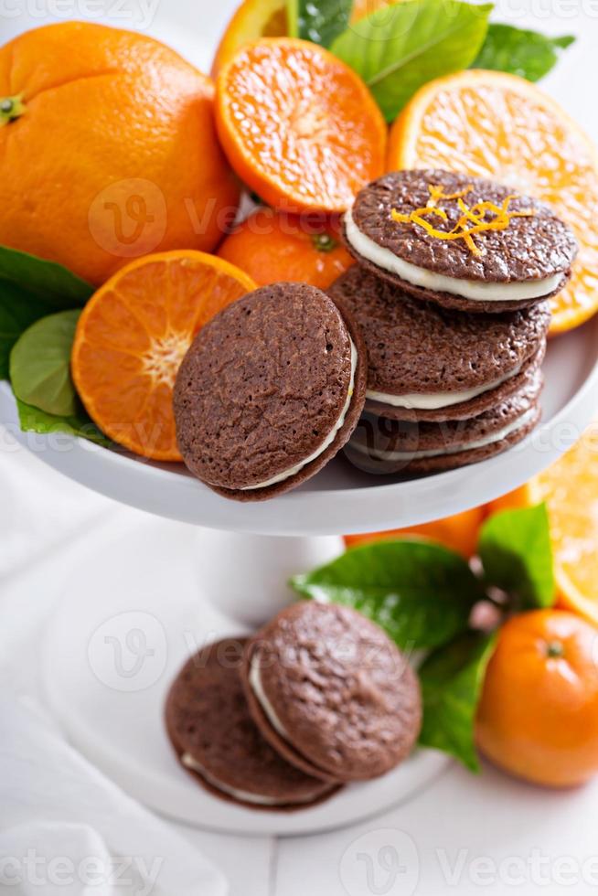 chocola oranje koekjes met room vulling foto