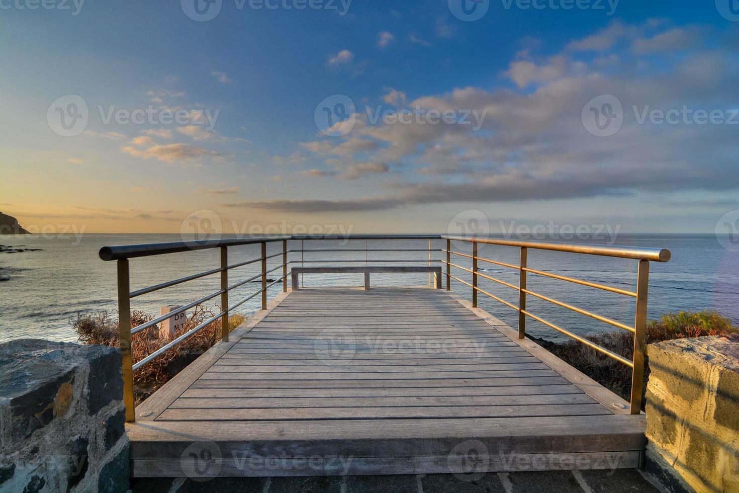 zonsondergang over de zee foto