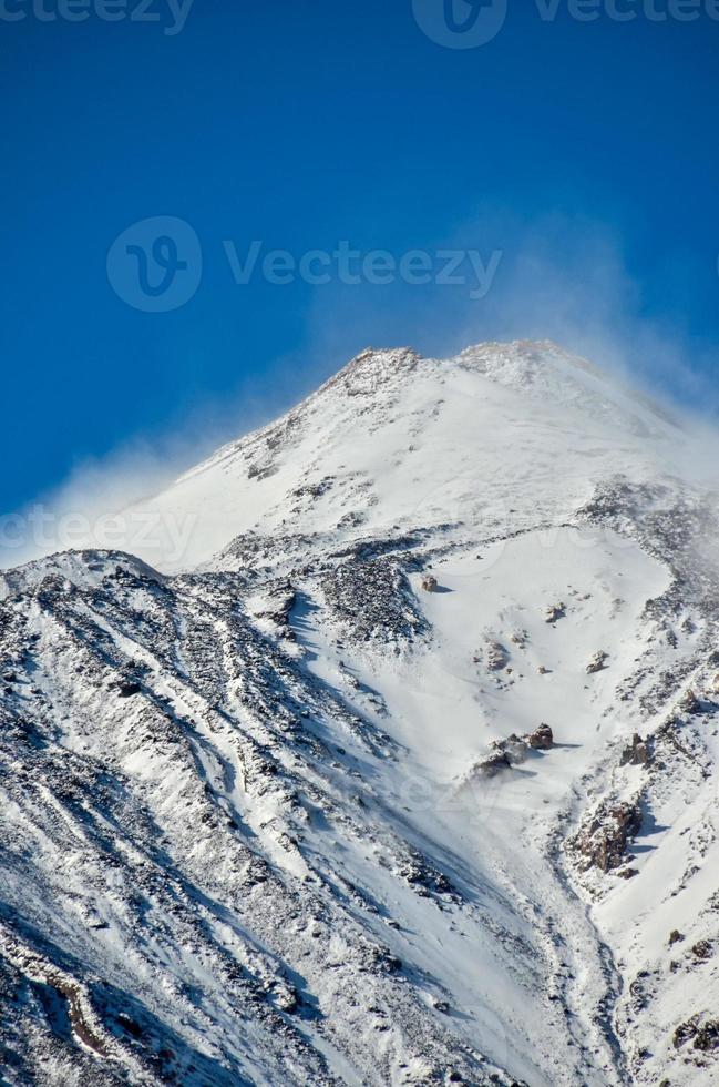 besneeuwde berglandschap foto