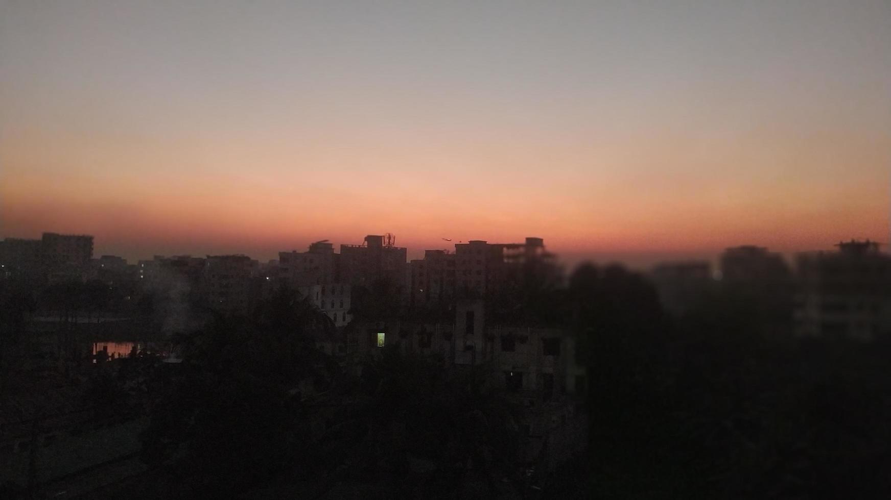 avond zonsondergang Dhaka laag licht arial schot foto