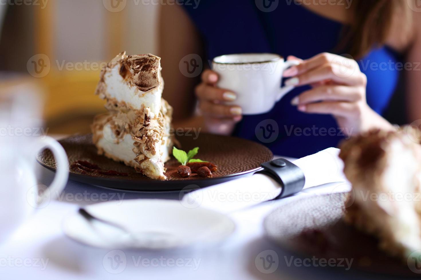 romantisch paar dating in restaurant foto