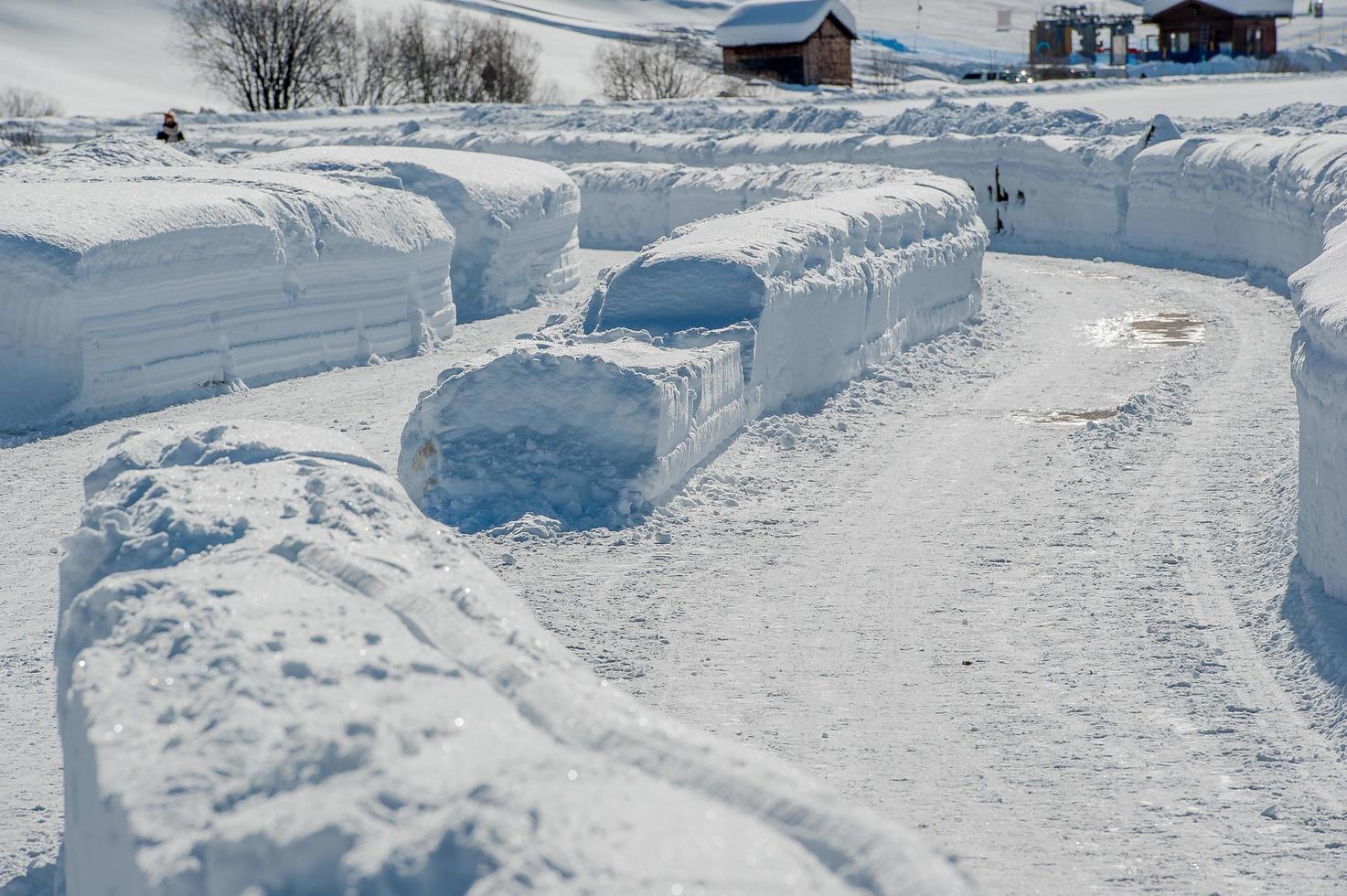 zwaar sneeuwval in de berg foto