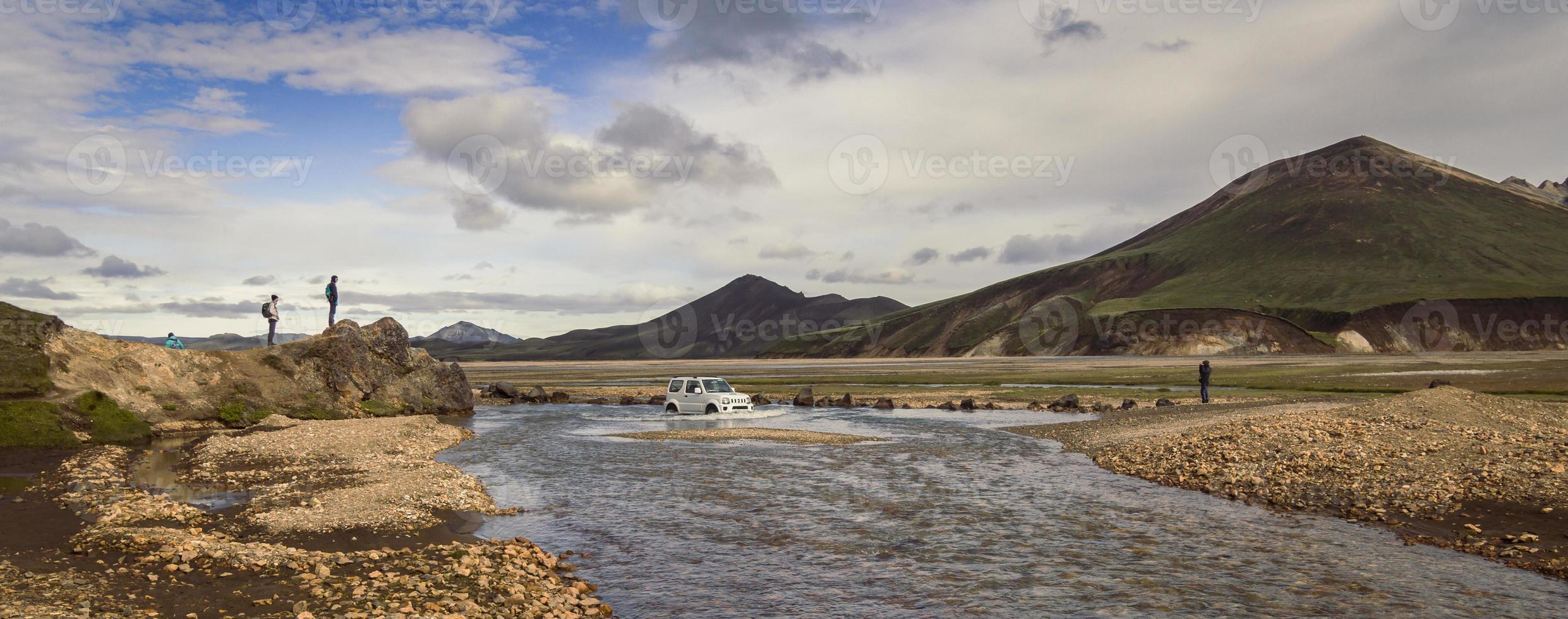 auto kruispunt Ondiep rivier- landschap foto