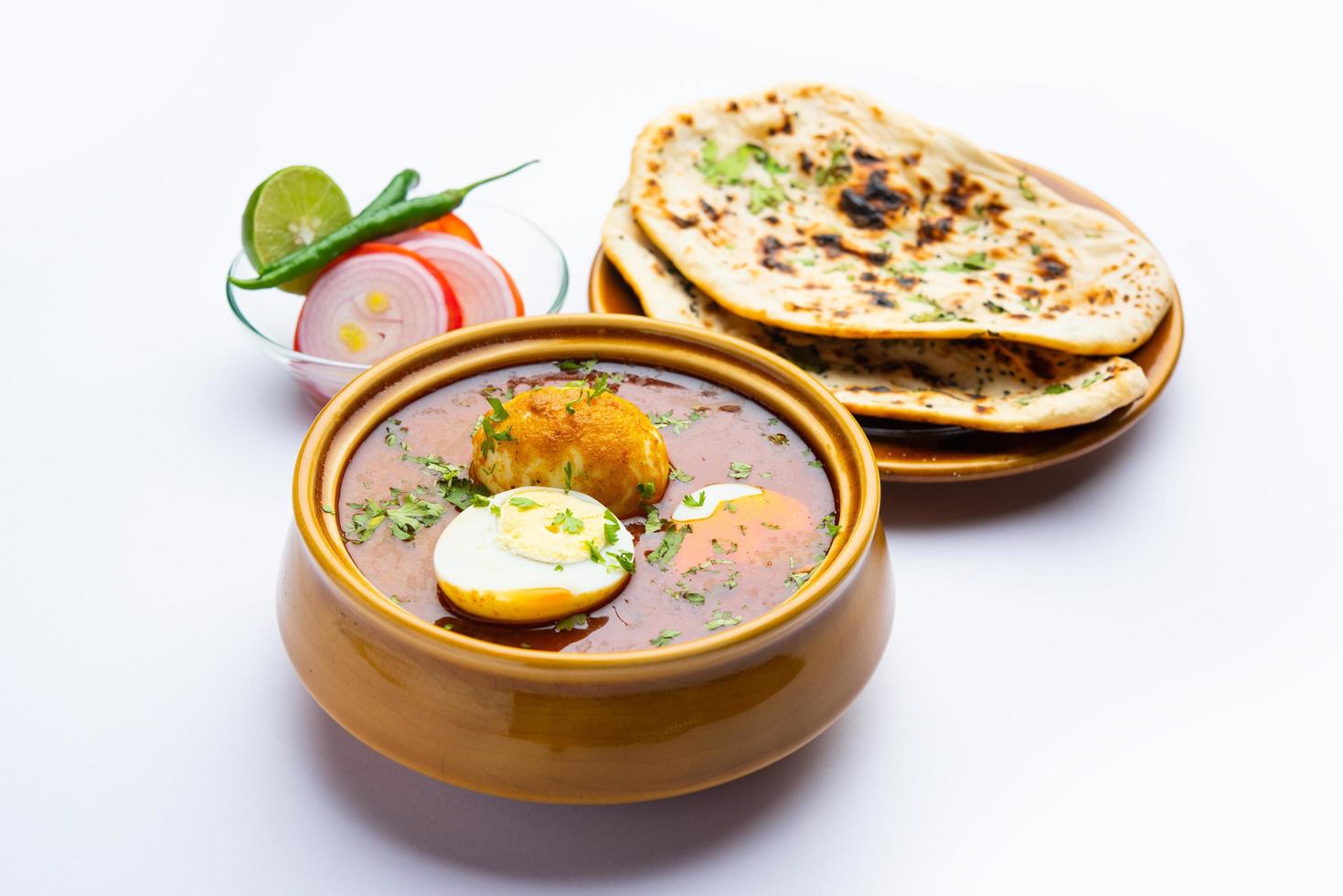 en een masala of ei kerrie is populair Indisch pittig voedsel foto