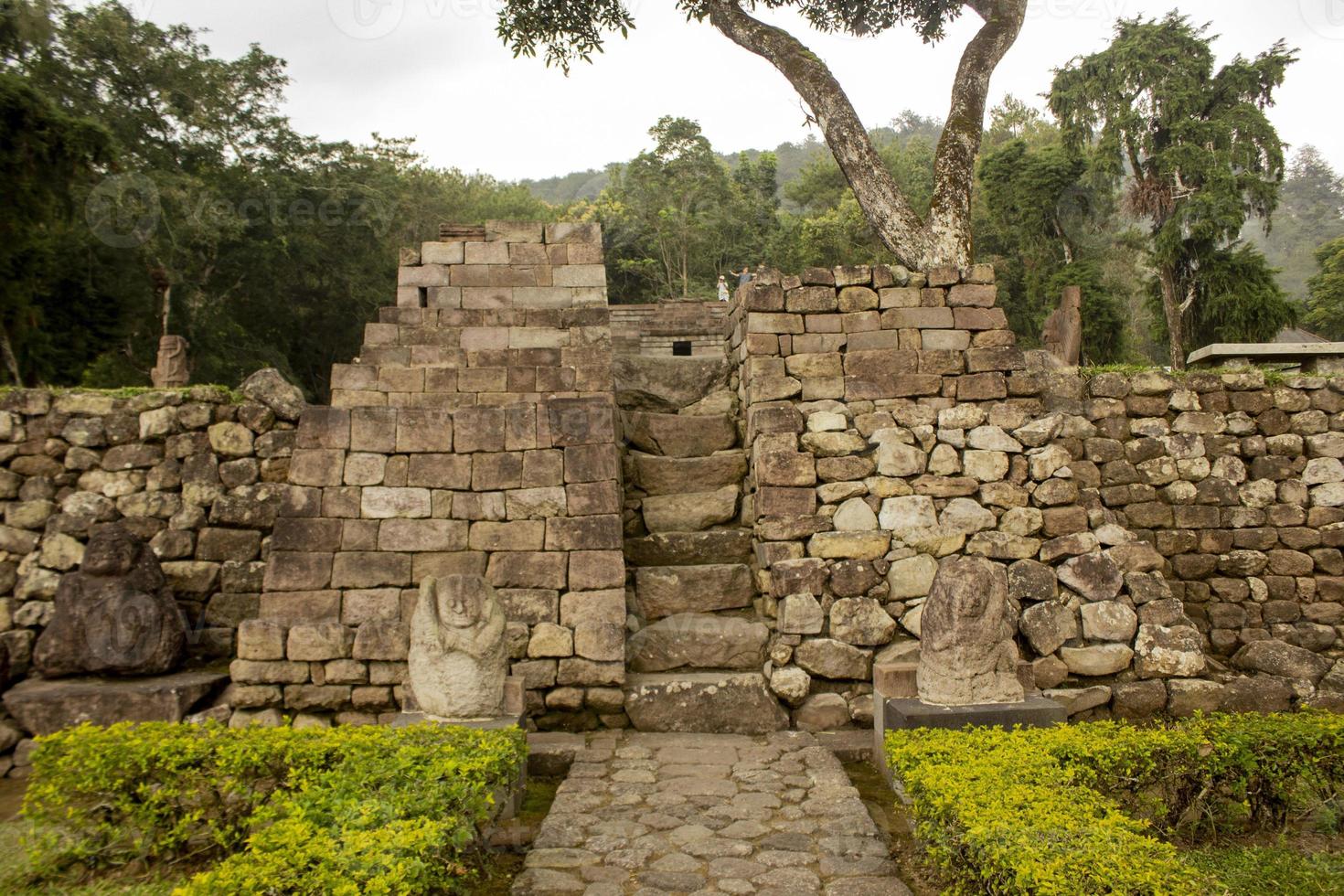 sukuh tempel of Candi sukuh, reliëfs Bij sukuh tempel.oud erotisch Candi sukuh-hindoe tempel Aan centraal Java, Indonesië. de tempel is Javaans Hindoe tempel gelegen monteren lawu foto